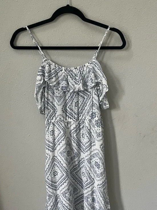 Off-Shoulder White Midi Dress with Blue Geometric Print - Picture 3 of 4